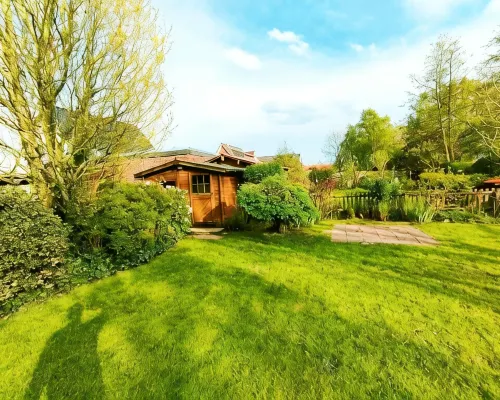 Haus Meereswind Esens, 3 Bedrooms, Conservatory with Fireplace Hotels in Esens