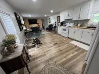 Completely renovated mobile home sitting own a pond. - Wifi