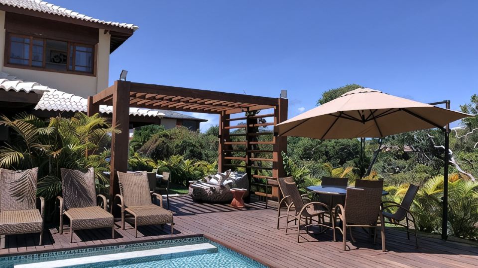 Excellent House in Praia do Forte with Natural Pools