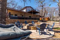 Luxury Lakehouse Private Group Getaway For The Whole Family