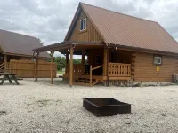 Yellow Banks Log Cabin With Waterfront Views - Homestays