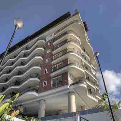 Signature Pinnacle Penthouse on ~ H G T V HOUSE HUNTERS INTERNATIONAL ~ Hotel Exterior