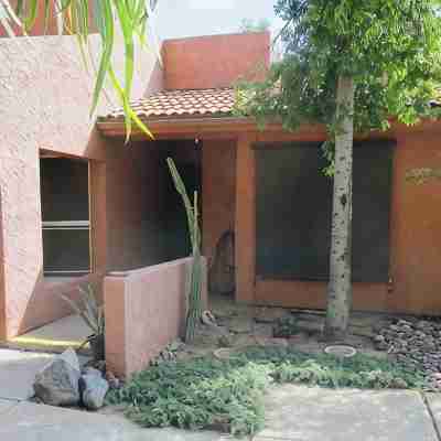 Charming 2-bedroom apartment with WiFi, AC in fabulous Phoenix Hotel Exterior
