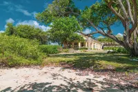 Wake up in paradise at this amazing villa for couples and families Hoteles en 