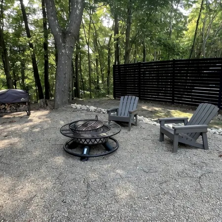Pine Ridge Cabin House - Cozy Retreat In Woodland Setting With Hiking Trails