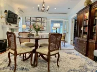 Luxurious and Relaxing Elegance Upstairs 🚭