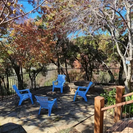 Serenity at the Wooded Bliss Cabin of Lake Travis