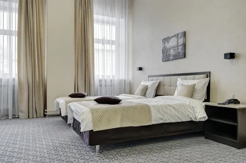 Premier Hotel - 2つ星