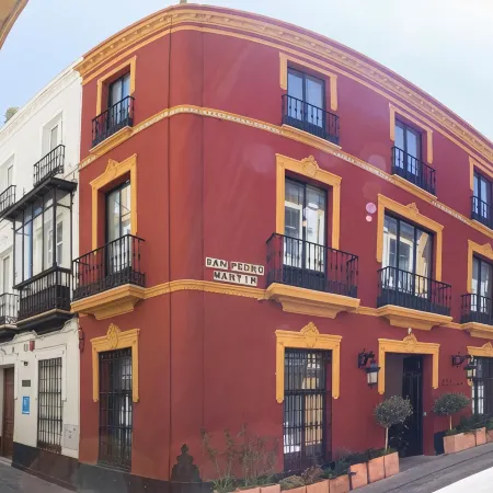 Honest Sevilla Отели рядом с достопримечательностью «Небоскреб Torre Sevilla»