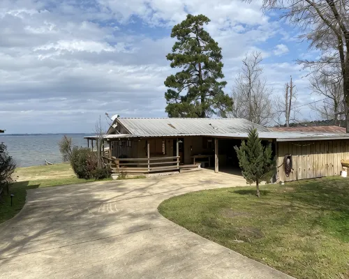 Private lakefront home with amazing views! Hôtels à : Paroisse de Sabine