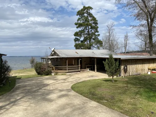 Private lakefront home with amazing views! - Homestays