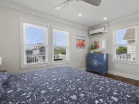 Top Rated!  Only 4 Houses to Beach! Oceanview Deck and 6 Beach Passes Included! ベルマのホテル