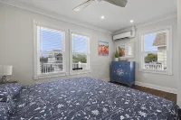 Top Rated!  Only 4 Houses to Beach! Oceanview Deck and 6 Beach Passes Included!