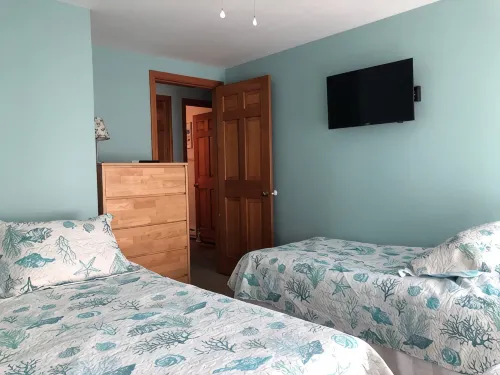 Location! 2 min Walk to Short Sands Beach - 2-Star