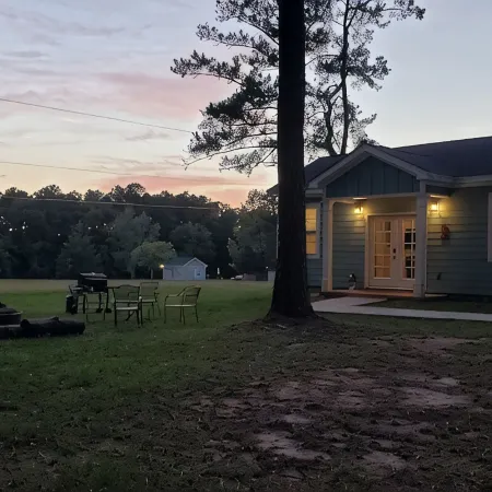 High Meadows Cottage on 16 Acres property, No Pet Fee
