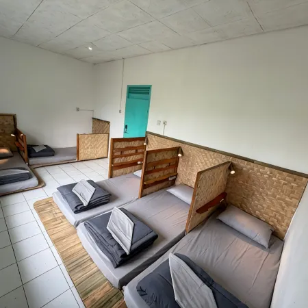 Stay and Farm Hostel