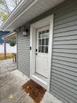Super 2 Bedroom Home with 72’ of Conesus Lakefront - Homestays