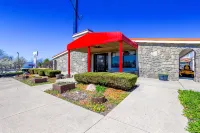 Cozy Garden Inn by OYO Hwy 40 Richmond - 2-Star
