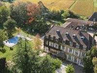 Logis Hôtels Château de La Barge Hotels in Chaintre