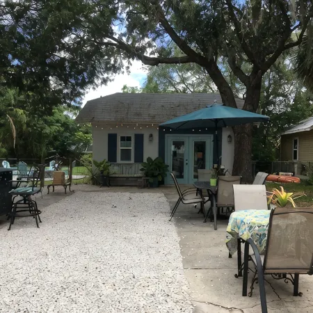 Ozona Guesthouse! 3 Blocks to Pinellas Trail, Brewery, Eats, & Dog Friendly!