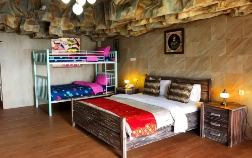 Seruni Hotel Hobbit House