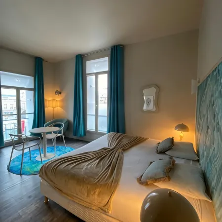 HOTEL DE PARIS Hotels in Sete