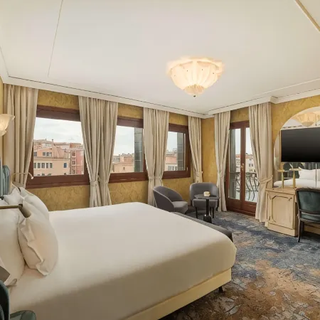 NH Venezia Santa Lucia Отели рядом с достопримечательностью «Венецианское гетто»