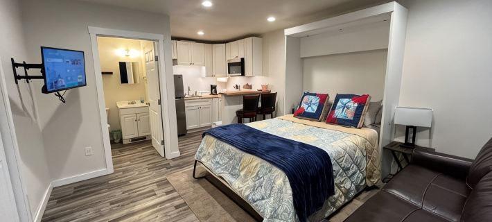Back Beach Retreat - Car Rental Option Hotels in Sitka