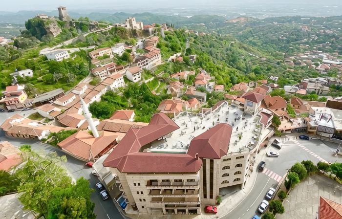 Hotel Panorama Kruje View on the Castle and the Old Town