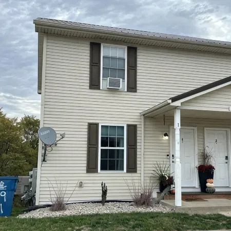 Clean 3 bedroom, 2.5 bathroom townhouse within minutes of the Ark Encounter!