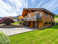 Sunrise Chalet at Wapato Point, Sleeps 12, Half Block to Sandy Beach Waterfront Hotéis em Manson