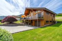 Sunrise Chalet at Wapato Point, Sleeps 12, Half Block to Sandy Beach Waterfront
