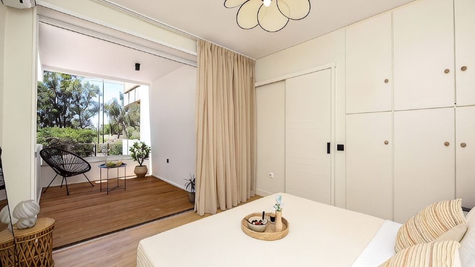 Coastal Charm by Neuvel