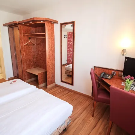 Hotel Miramar am Römer Отели рядом с достопримечательностью «Улица Цайль»