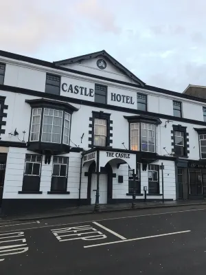 The Castle Lodge - parking