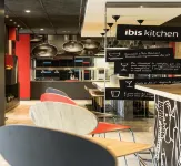 ไอบิส มิลาโน ฟิเอรา - ที่มีบาร์