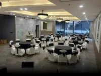 Saltstayz Select - Golf Course Road & Sector 57 - 4 Sao
