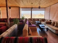 Petra Cabin Roof Top Hostel クルセイダー城周辺のホテル