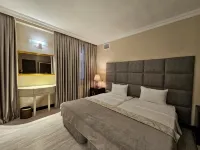 Crown Suites - Condos