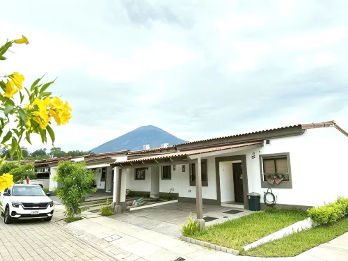 Beautiful house in the most exclusive área of San Miguel - พร้อมWifi