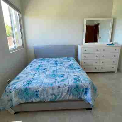 Charming 1-bedroom apartment in welcoming Tortola with WiFi, AC Rooms