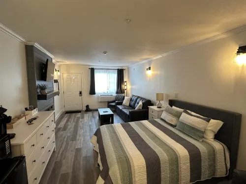 Newly Renovated Condo in Shanty Creek, Bellaire, MI - 2-Star