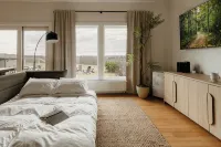 Wellness Retreat with Hot Tub, Gym, Cold Plunge, Office