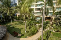 10th Floor Beachfront Luxury Condo Bayview Grand - homestay