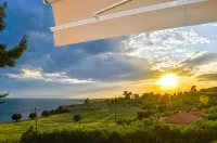 Red Coral Apartments - 3-Star