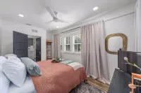 Luxury Downtown with Parking Near Wec Springs, Forest and Santos Trailhead