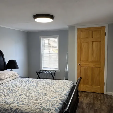 Cozy, Clean, Convenient and Spacious 3-bedroom apartment in beautiful Clayton.