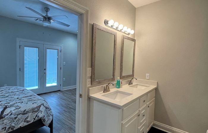 2027- 3-bedroom condo with comfort & amenities near Resturant’s & shopping.