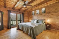 Secluded & Tranquil Retreat for 14 in the Poconos – Firepit/Games/Stargazing+