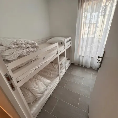Standing apartment, heart of Bareges village, close to amenities, sleeps 1 to 8 Отели рядом с достопримечательностью «Канатная дорога Пик-дю-Миди»